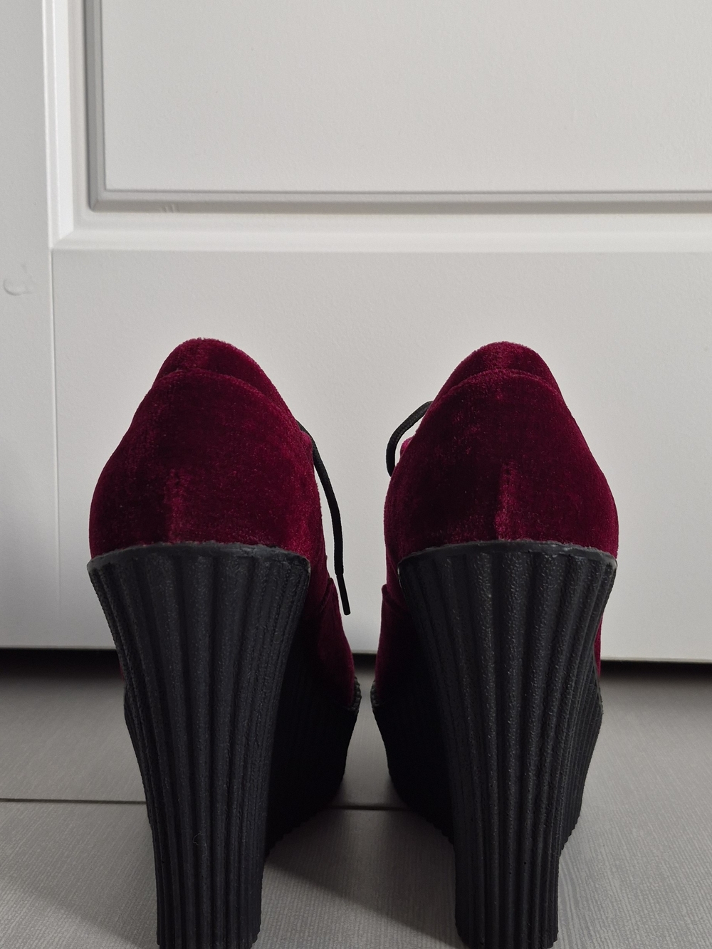 T.U.K Burgundy Velvet Platform Lace-Up Creepers - Picture 4 of 8
